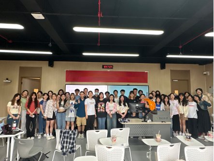 在团支部建设上