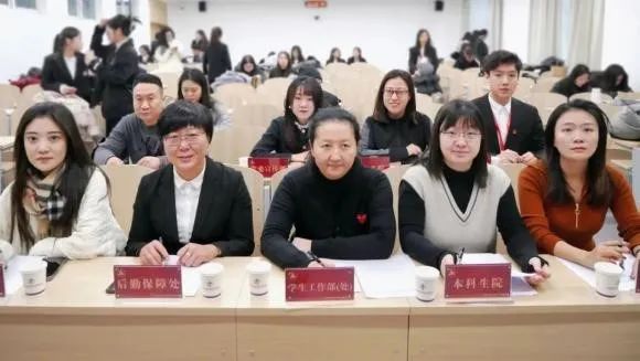 以青春挺膺担当