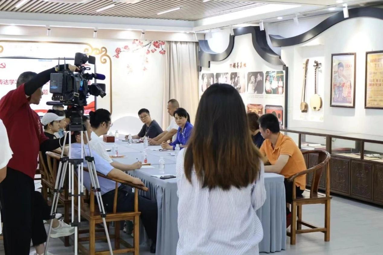 为中国式现代化挺膺担当