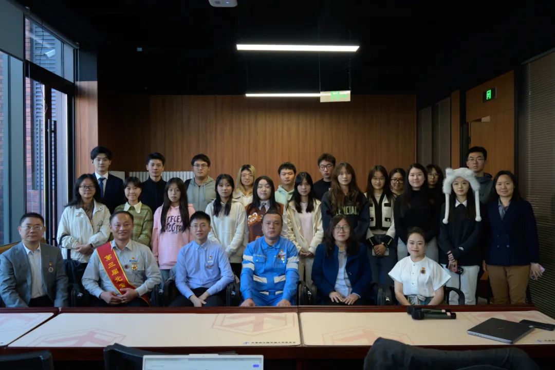来特老师组织农民诵读队