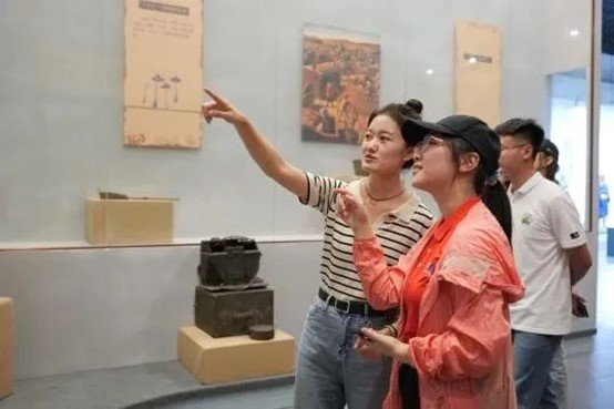 传青马精神”为主题